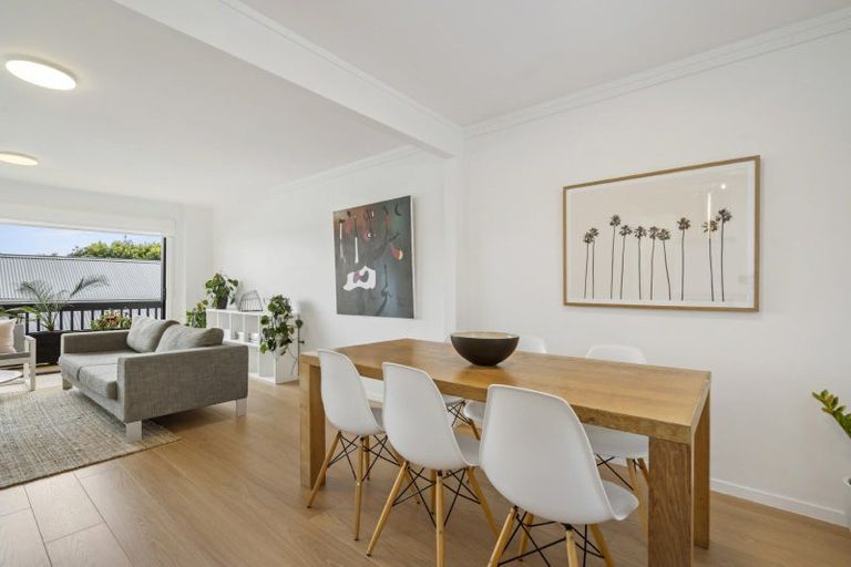 Photo of property in 2/57 Lake Road, Devonport, Auckland, 0624