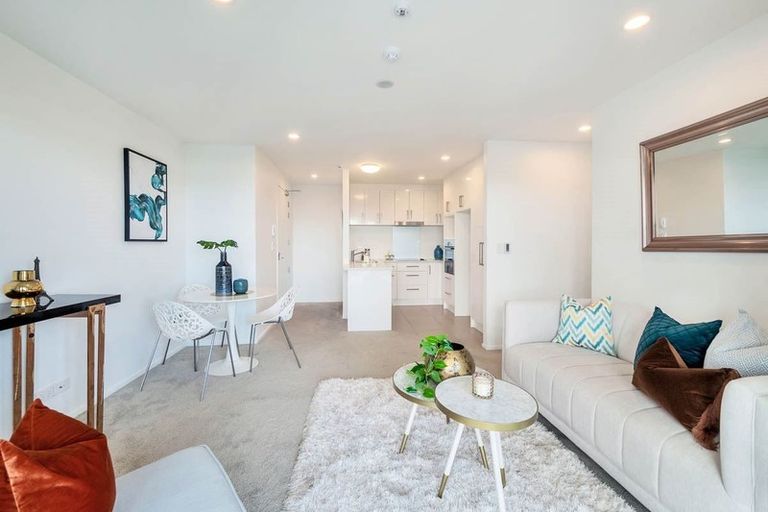 Photo of property in Apollo Apartments, 201/46 Rosedale Road, Rosedale, Auckland, 0632