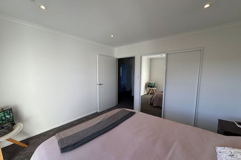 Photo of property in 2 Whio Close, Parklands, Christchurch, 8083