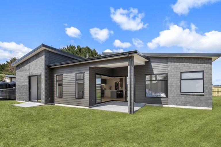 Photo of property in 111 Mclarin Road, Glenbrook, 2681