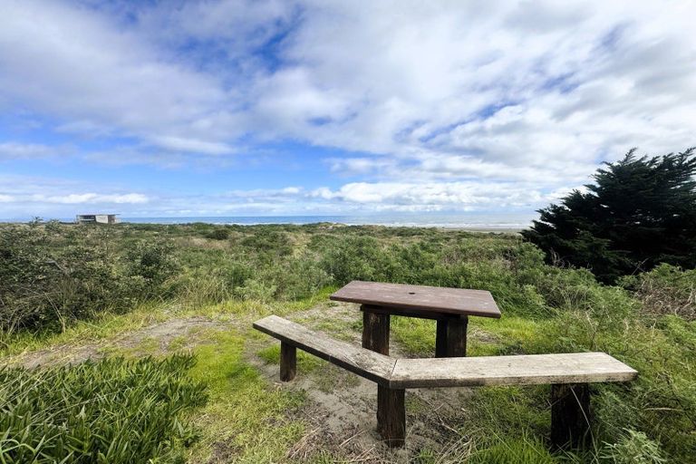 Photo of property in 135 Rua Avenue, Waitarere Beach, Levin, 5510