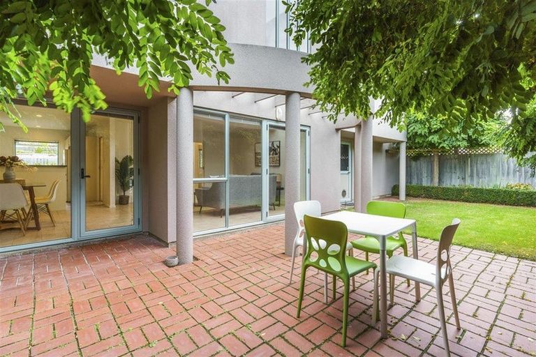 Photo of property in 2/110 Nayland Street, Sumner, Christchurch, 8081