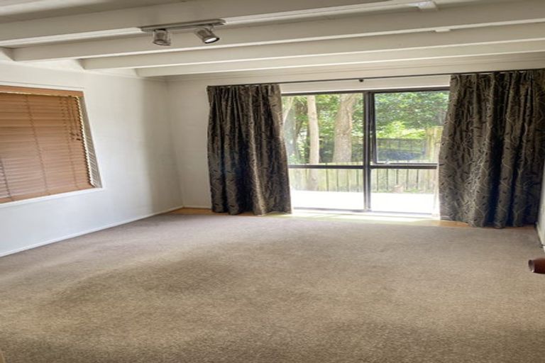 Photo of property in 1/61 Sylvia Road, Hillcrest, Auckland, 0627