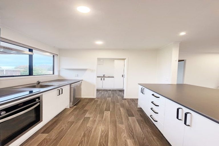 Photo of property in 5 Skyla Place, Massey, Auckland, 0614