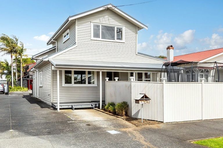 Photo of property in 40a Formby Avenue, Point Chevalier, Auckland, 1022