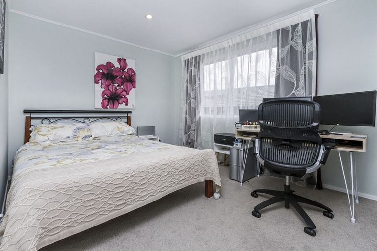 Photo of property in 80 Weatherly Road, Torbay, Auckland, 0630