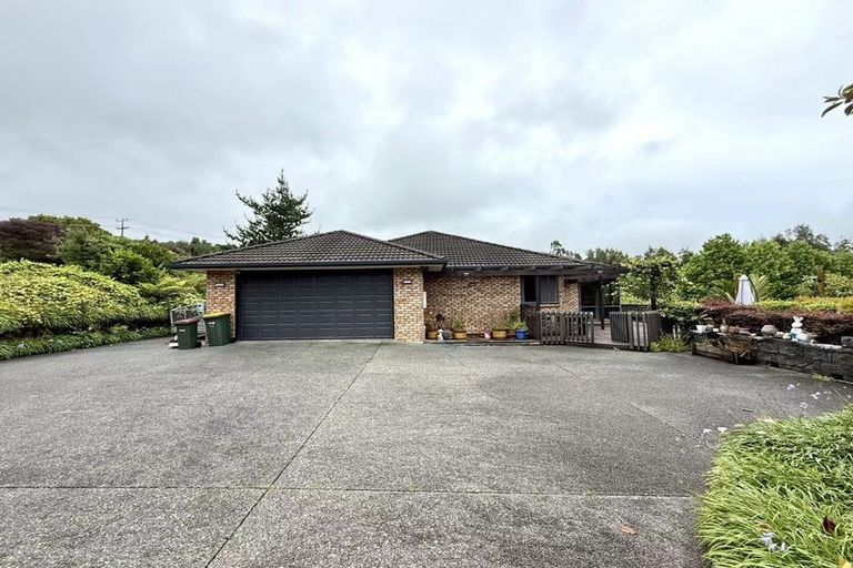 Photo of property in 3 Terry Smyth Drive, Kumeu, 0892