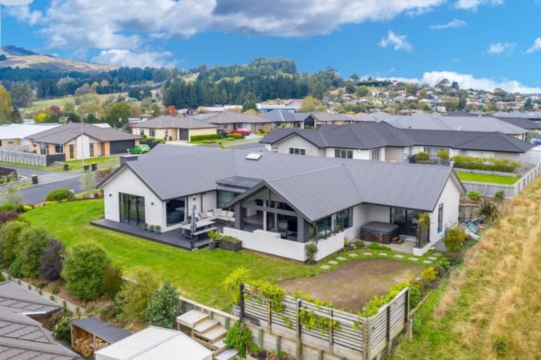 Photo of property in 64 Severn Street, Green Island, Dunedin, 9018