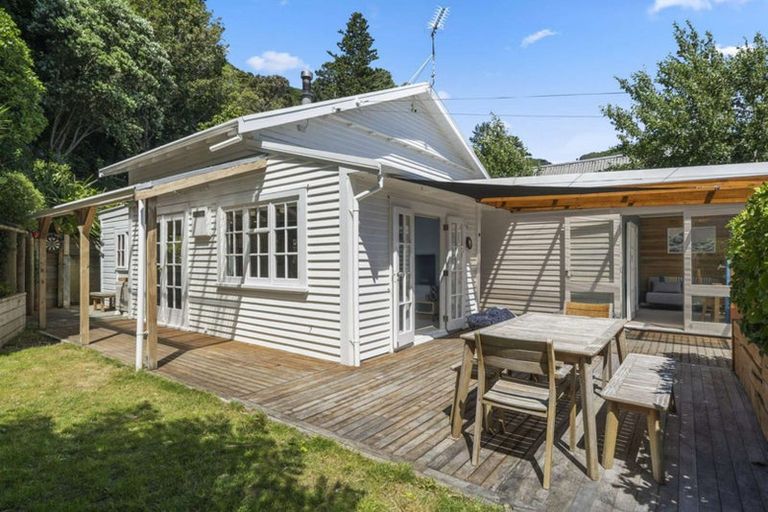 Photo of property in 247 Muritai Road, Eastbourne, Lower Hutt, 5013