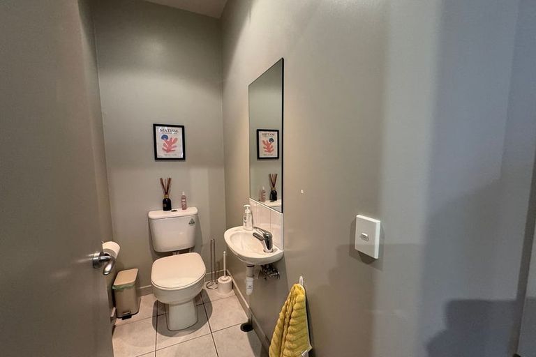 Photo of property in 4/41 Home Street, Mount Victoria, Wellington, 6011