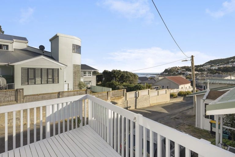 Photo of property in 2 Linwood Way, Island Bay, Wellington, 6023