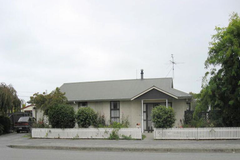 Photo of property in 16 Manchester Street, Tinwald, Ashburton, 7700
