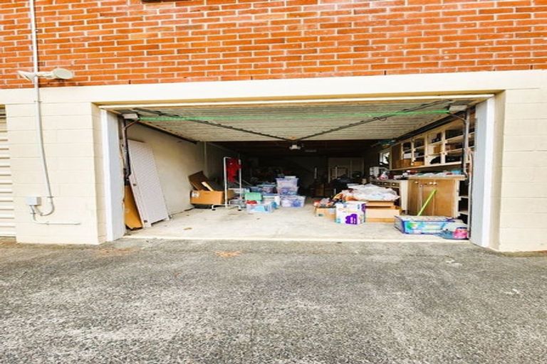 Photo of property in 54 Manuka Road, Glenfield, Auckland, 0629