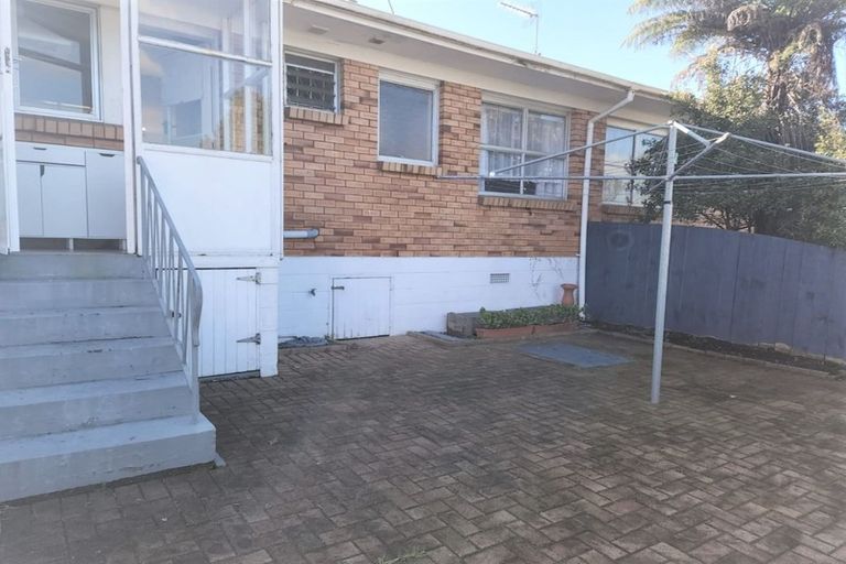 Photo of property in 2/16 Hamlin Road, Mount Wellington, Auckland, 1060