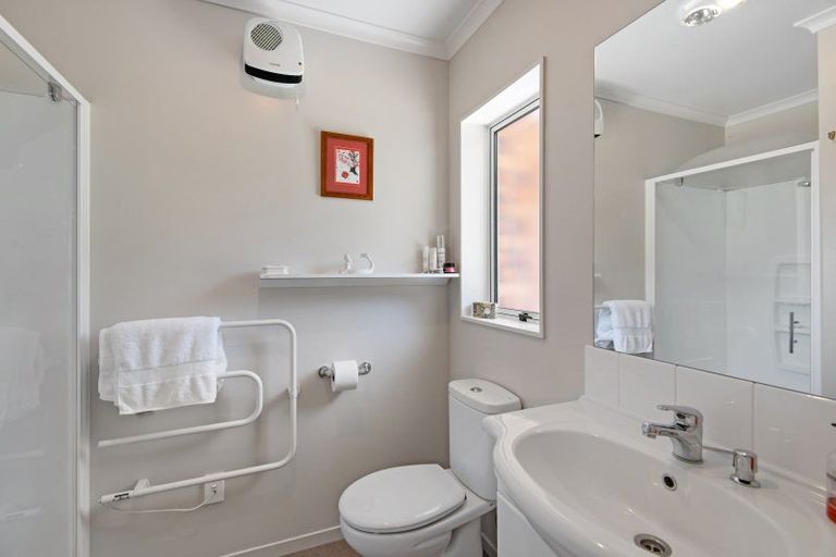 Photo of property in 7e Olivea Place, Oxford, 7430