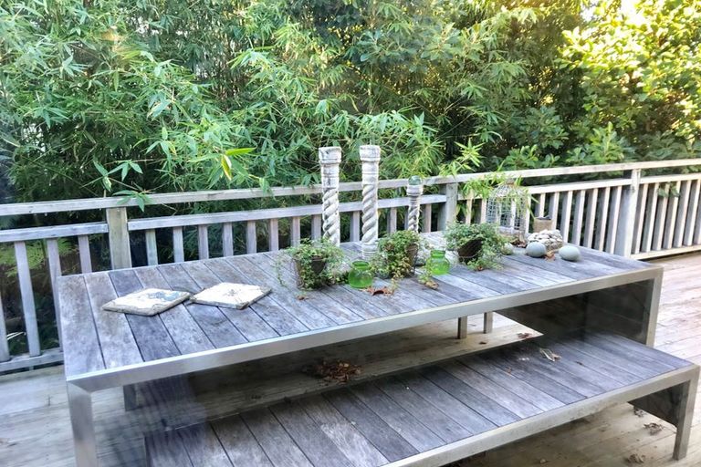 Photo of property in 36 Peter Terrace, Castor Bay, Auckland, 0620