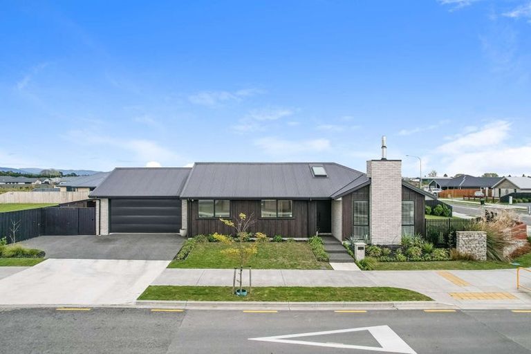 Photo of property in 18 Goldie Drive, Rangiora, 7400