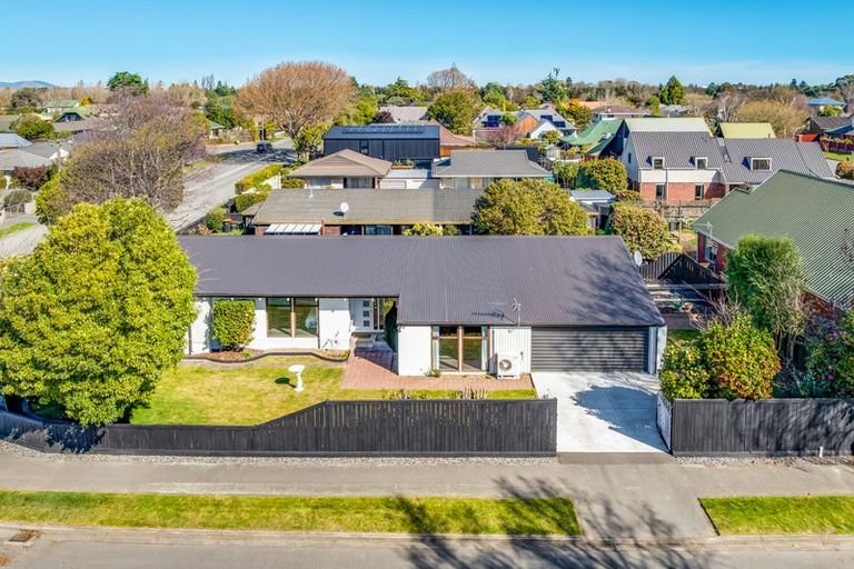 Photo of property in 27 Withells Road, Avonhead, Christchurch, 8042