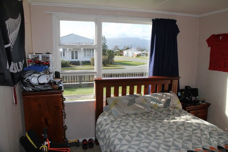 Photo of property in 132 Peel Street, Westport, 7825