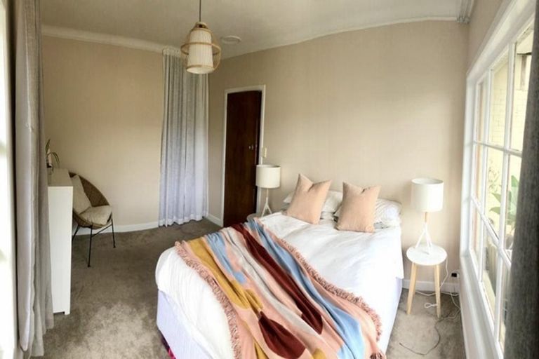 Photo of property in 107 Vauxhall Road, Narrow Neck, Auckland, 0624