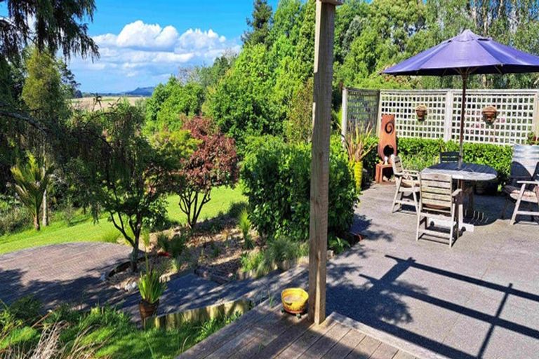 Photo of property in 92a Forest Lakes Road, Otaki, 5583