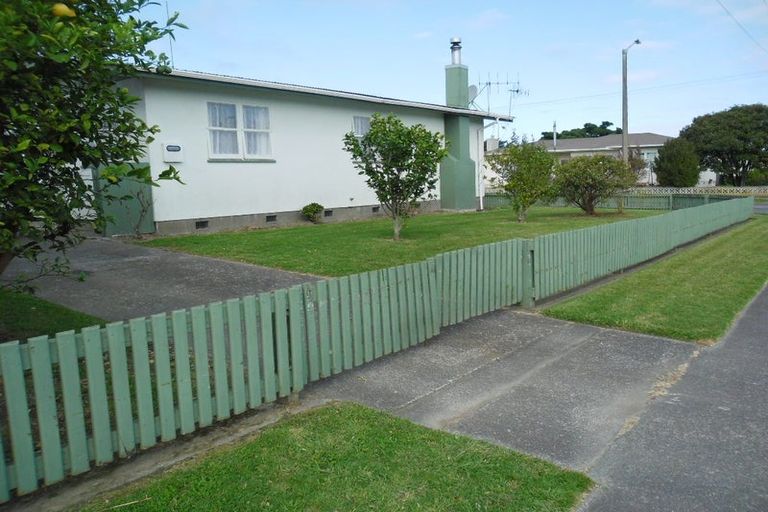 Photo of property in 2/50 Exeter Crescent, Pirimai, Napier, 4112