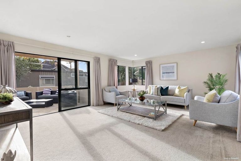 Photo of property in 2/27 Commodore Parry Road, Castor Bay, Auckland, 0620