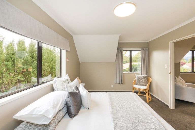 Photo of property in 8 Harrow Place, Hokowhitu, Palmerston North, 4410