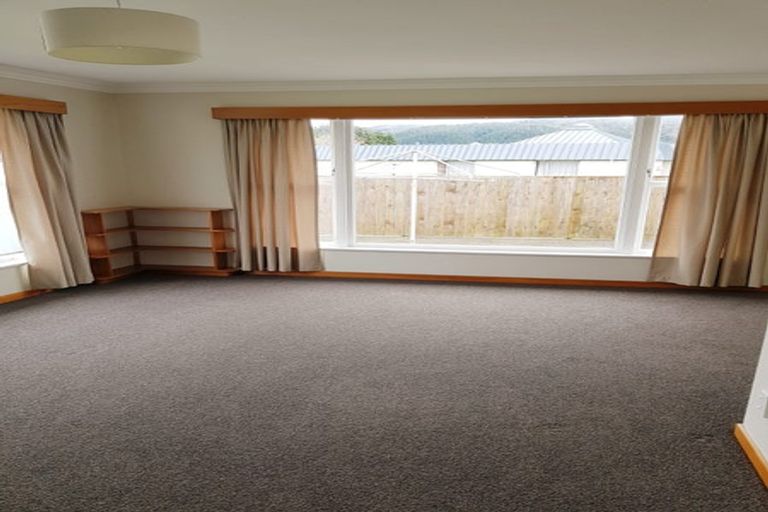 Photo of property in 17 Joseph Grove, Elderslea, Upper Hutt, 5018