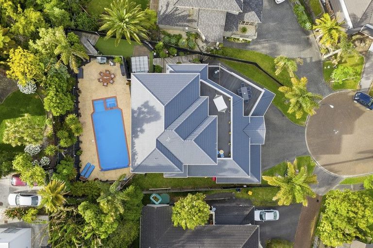 Photo of property in 11 Greenleaf Way, Northcross, Auckland, 0630