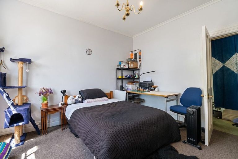 Photo of property in 25 Sutherland Crescent, Melrose, Wellington, 6023