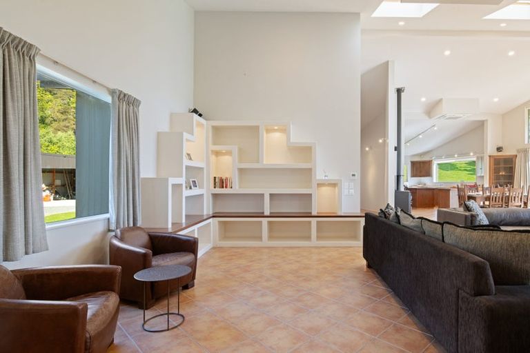 Photo of property in 5564 Kenepuru Road, Waitaria Bay, Picton, 7282