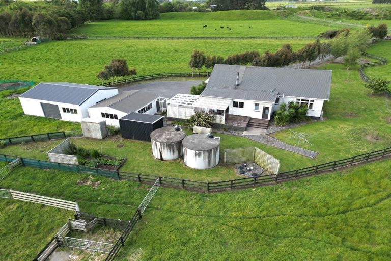 Photo of property in 125 Hickford Road, Foxton, 4893