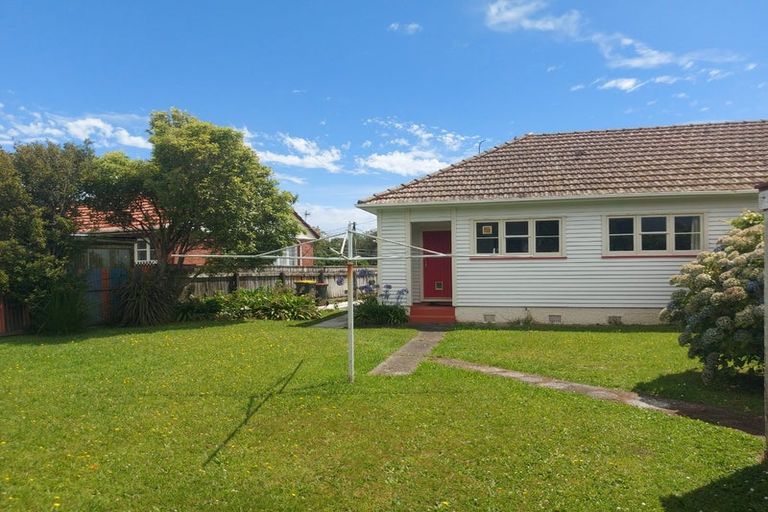 Photo of property in 5-6 Brown Grove, Fairfield, Lower Hutt, 5011