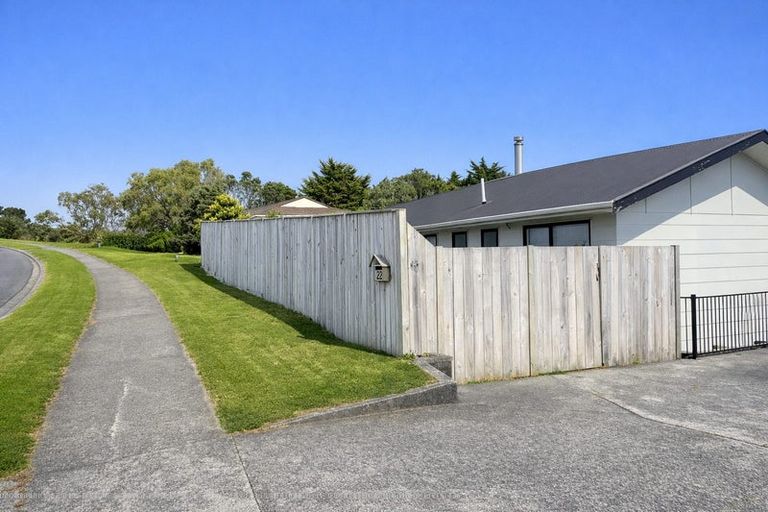 Photo of property in 22 Cleat Street, Whitby, Porirua, 5024