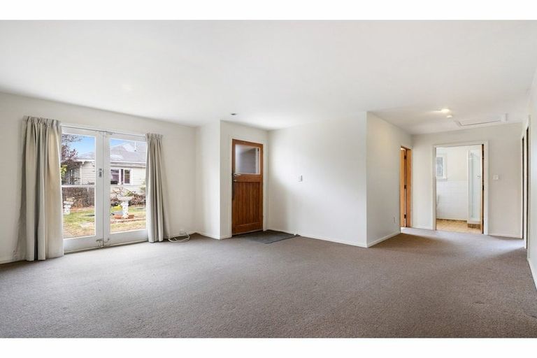 Photo of property in 8 Kahu Road, Riccarton, Christchurch, 8041
