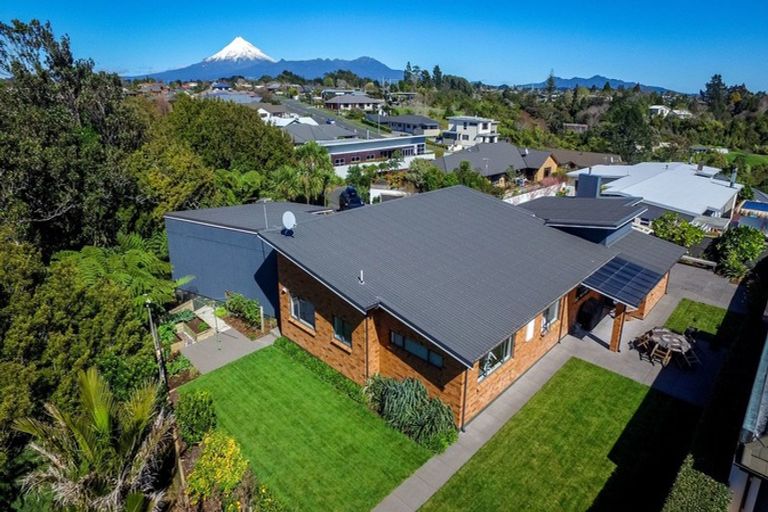 Photo of property in 192b Heta Road, Highlands Park, New Plymouth, 4312