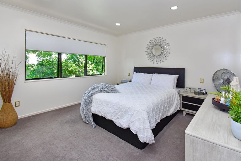Photo of property in 1/36 Halver Road, Hillpark, Auckland, 2102