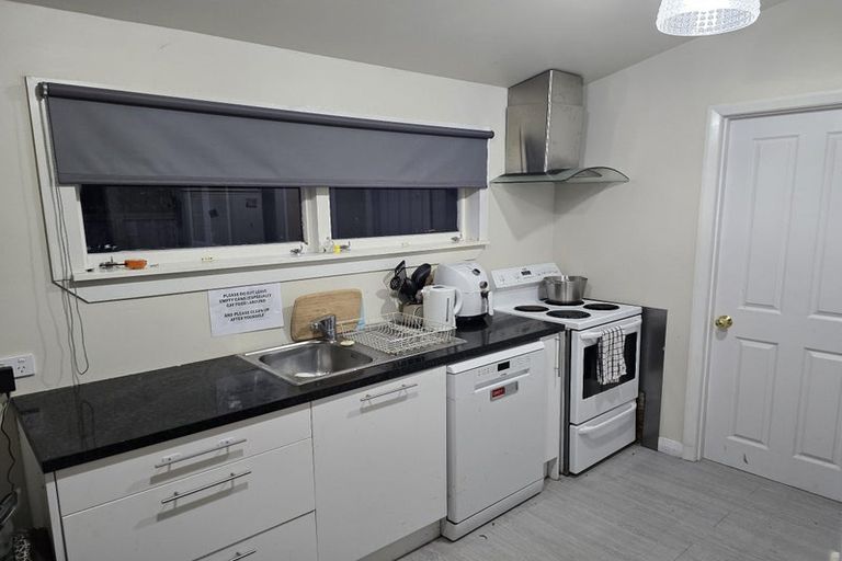 Photo of property in 12a Olliviers Road, Phillipstown, Christchurch, 8011