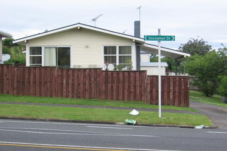 Photo of property in 128 Gossamer Drive, Pakuranga Heights, Auckland, 2010