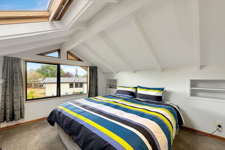 Photo of property in 32 Omahau Crescent, Twizel, 7901