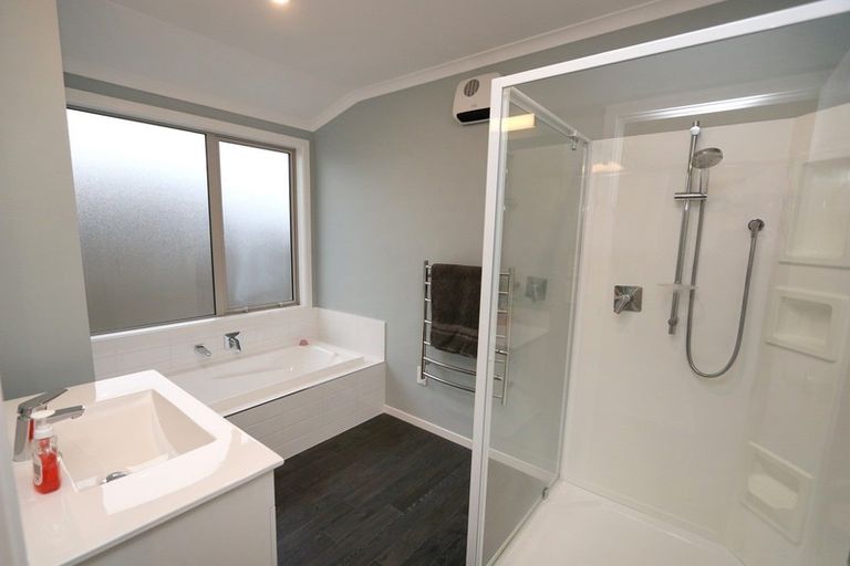 Photo of property in 8 Whiteoak Grove, Tinwald, Ashburton, 7700