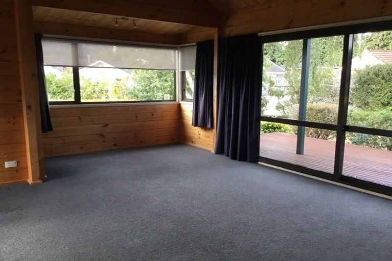 Photo of property in 32 Comeskey Grove, Elderslea, Upper Hutt, 5018