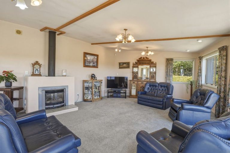 Photo of property in 19 Sandown Street, Waihola, Milton, 9073