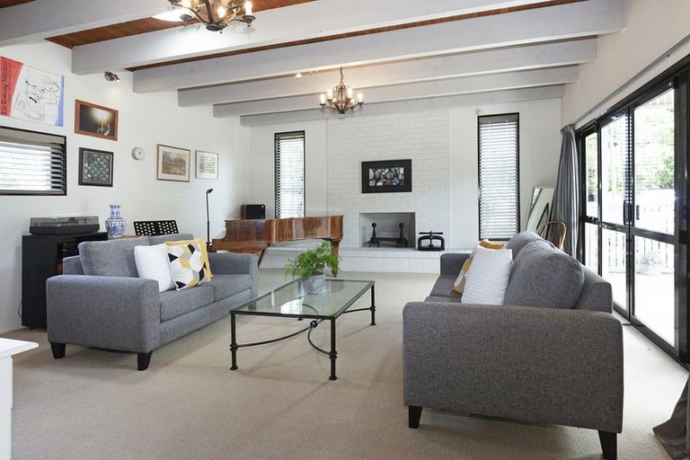 Photo of property in 106 Bryndwr Road, Bryndwr, Christchurch, 8052