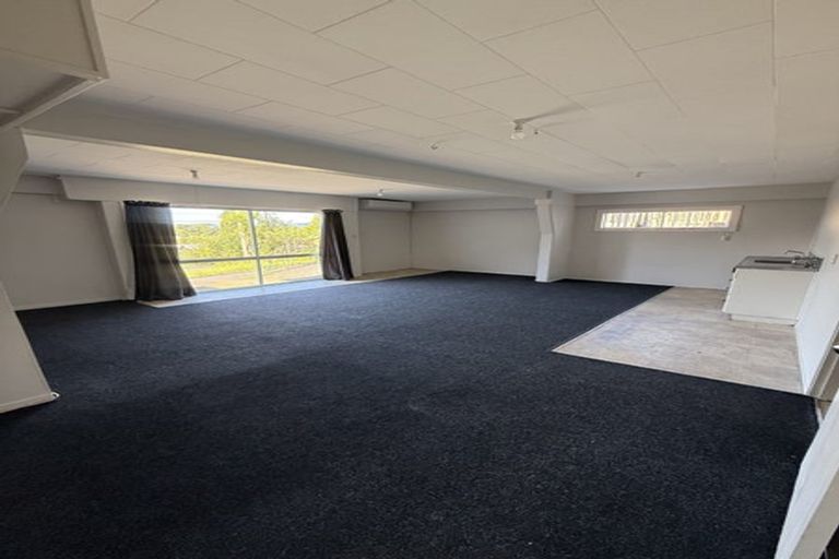 Photo of property in 6 Royal Road, Massey, Auckland, 0614