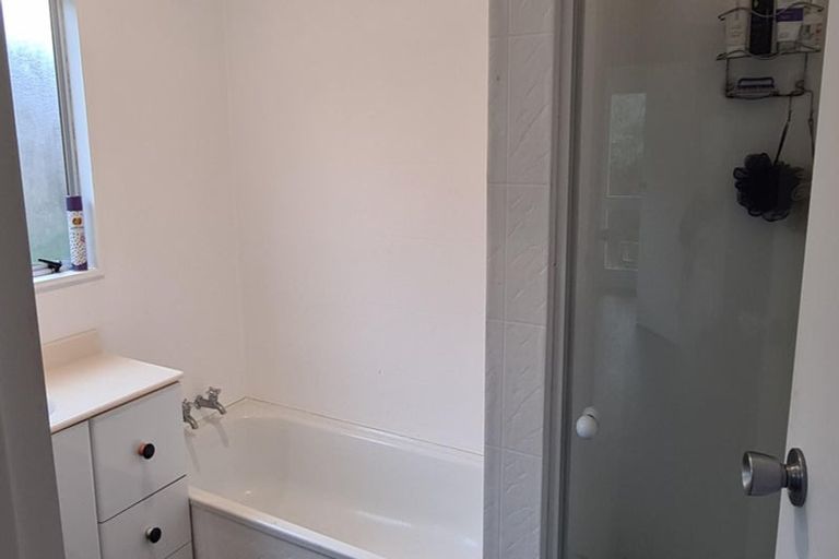 Photo of property in 48 Baylands Drive, Newlands, Wellington, 6037