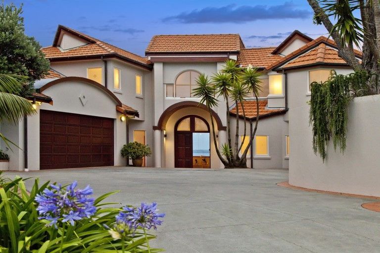 Photo of property in 20 Cliff Road, Torbay, Auckland, 0630