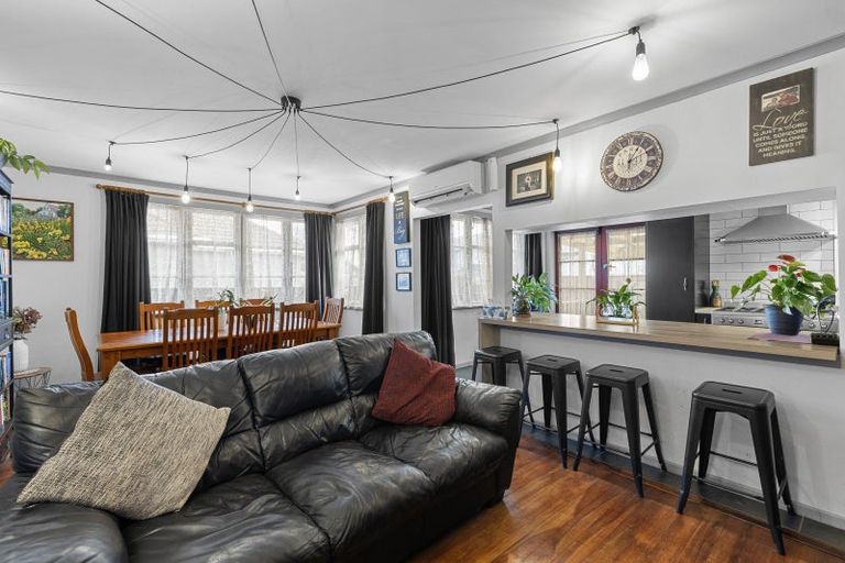 Photo of property in 28 Tyne Street, Roslyn, Palmerston North, 4414