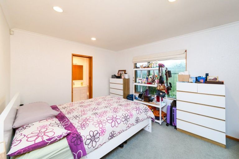 Photo of property in 9 Edgecombe Court, Roslyn, Palmerston North, 4414